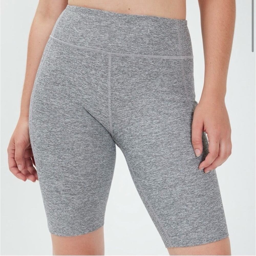 NEW Outdoor Voices Warm Up Short 10” Size Small